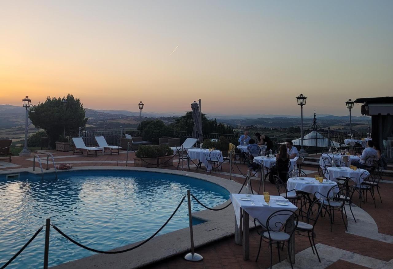 Relais Todini - Residenza D'Epoca - Luxury Historic House Buitenkant foto